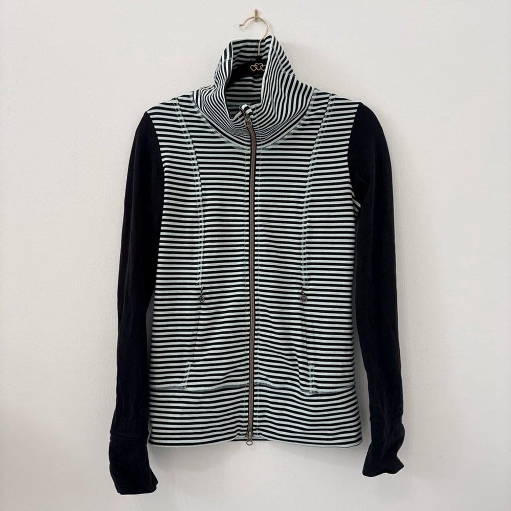 Lululemon Daily Yoga Jacket Sz 4 Mint Moment Stripe Black EUC - Picture 2 of 9